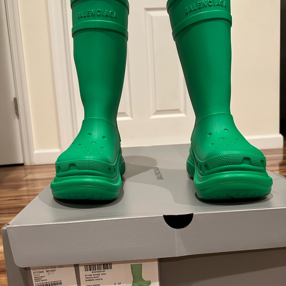Balenciaga Vibrant Green Rain Boots - Picture 1 of 7